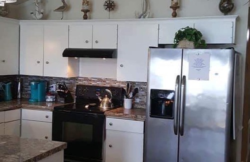 West Livingston House | 30 minute drive to Naskila Casino in Livingston Texas