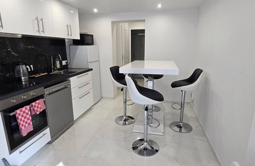 Coulommiers Apartment | 30 minutes from Disneyland Paris, garden-level accommodation (gated property).