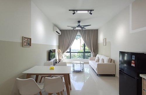 Taman Wahyu Apartment | -30 OFF Monthly l 1Bedroom Lakeside Comfy Home