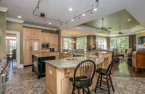 Lake Oconee House | 30% off, until 2026, Estate, Lake Front, Pool, Hot Tub, Boat, Dock, Fire pit.WOW