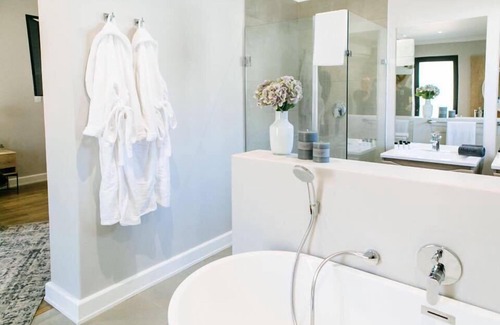 Waverley House | 30 on Whites Guesthouse
