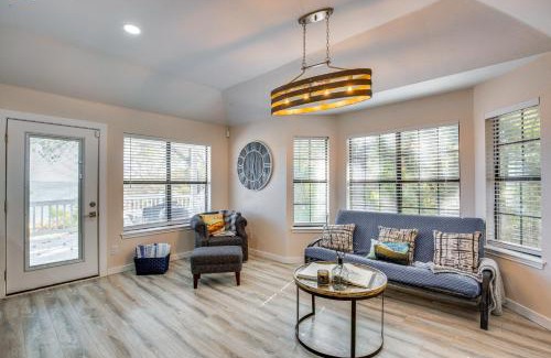 Kingston House | 300 Feet to Lake Texoma Modern Home with Deck!