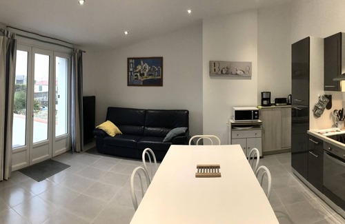 Saint-Pierre-d'Oleron House | 300 M from the sandy beach near Cotinière.