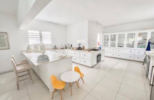 Pointe aux Canonniers Villa | 300 m² Villa ∙ 2 bedrooms ∙ 4 guests