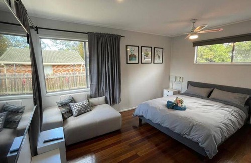 Kallangur Apartment | 300 m² Apartment ∙ 3 bedrooms ∙ 6 guests