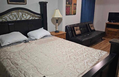 Port Alberni Hotel | 300 m² Hotel ∙ 4 guests