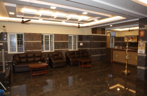 Velankanni Hotel | 300 m² Hotel ∙ 5 guests