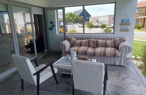 Onrus House | 300 m² House ∙ 3 bedrooms ∙ 7 guests