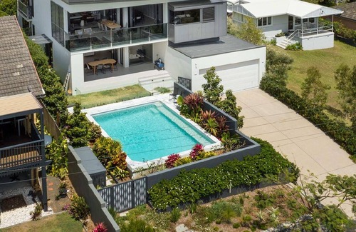 Moffat Beach House | 300 m² House ∙ 4 bedrooms ∙ 8 guests