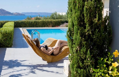 Plaka House | 300 m² House ∙ 4 bedrooms ∙ 9 guests