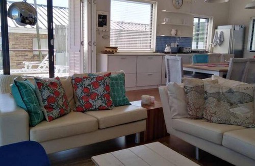 Pearly Beach House | 300 m² House ∙ 4 bedrooms ∙ 8 guests