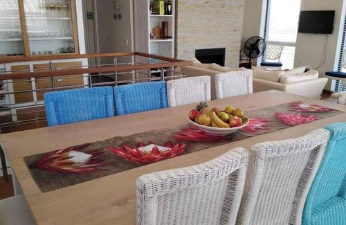 Pearly Beach House | 300 m² House ∙ 4 bedrooms ∙ 8 guests