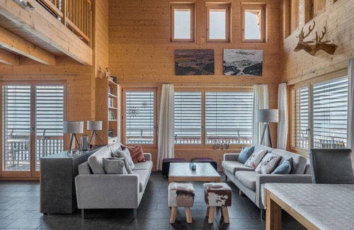 Bettmeralp House | 300 m² House ∙ 5 bedrooms ∙ 10 guests