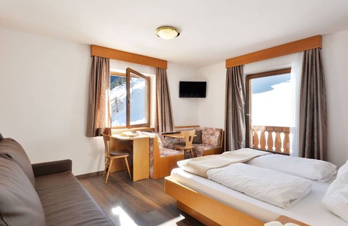 Bulla House | 300 m² House ∙ 9 bedrooms ∙ 20 guests