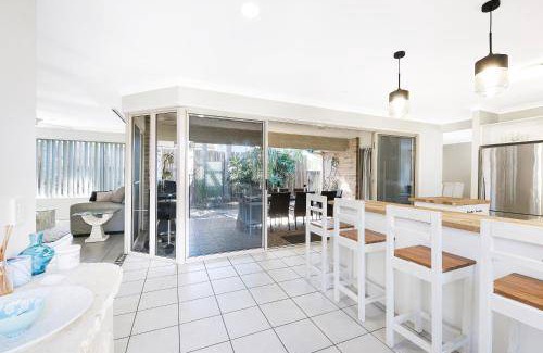 Mountain Creek House | 300 m² House ∙ 4 bedrooms ∙ 8 guests