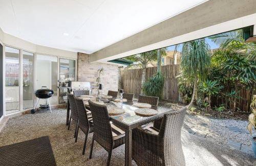 Mountain Creek House | 300 m² House ∙ 4 bedrooms ∙ 8 guests