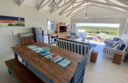 Paradise Beach House | 300 m² House ∙ 4 bedrooms ∙ 8 guests