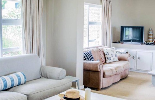 Still Bay House | 300 m² House ∙ 3 bedrooms ∙ 8 guests