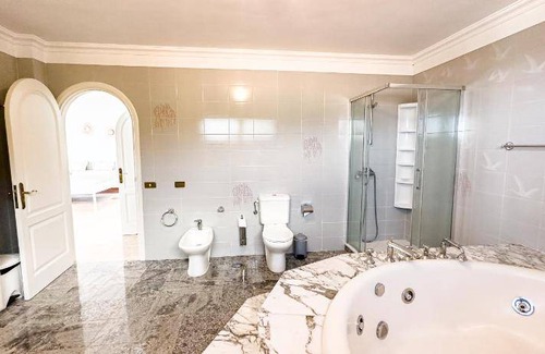 Montijos Resort | 300 m² Resort ∙ 10 bedrooms ∙ 20 guests