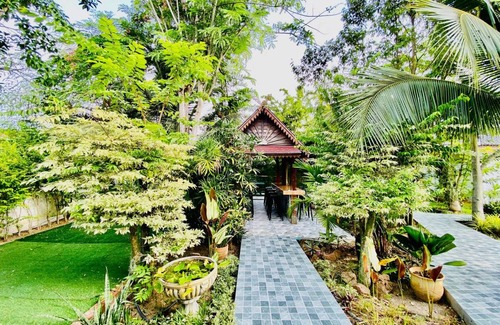 Pong Resort | 300 m² Resort ∙ 5 bedrooms ∙ 10 guests