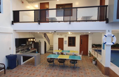 Angono Villa | 300 m² Villa ∙ 2 bedrooms ∙ 20 guests