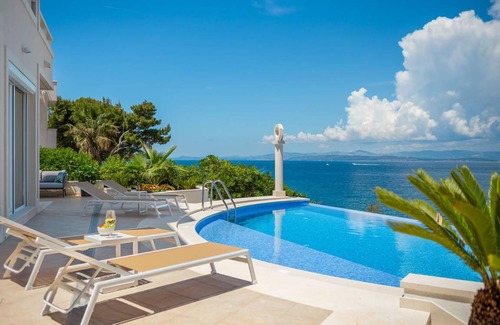 Sutivan Villa | 300 m² Villa ∙ 4 bedrooms ∙ 8 guests