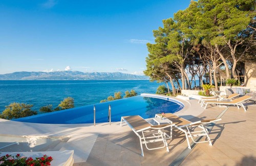 Sutivan Villa | 300 m² Villa ∙ 4 bedrooms ∙ 8 guests