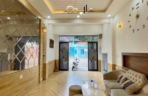 Go Vap Villa | 300 m² Villa ∙ 5 bedrooms ∙ 7 guests