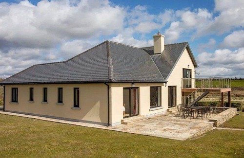 Ardmore Villa | 300 m² Villa ∙ 5 bedrooms ∙ 11 guests