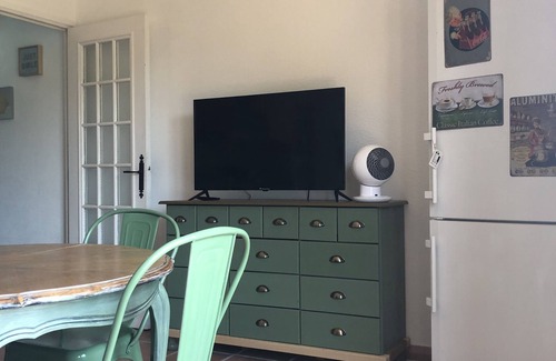 La Croix-Valmer Apartment | 300 mt de la mer à Pied, Appartement de 40 mt Baigné de Lumière