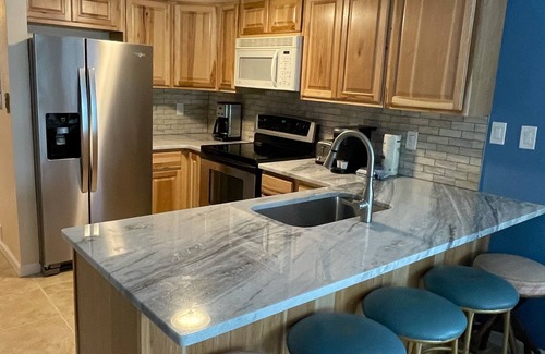 East End House | 300 Ocean Mile B1, 3 bed 3 bath, Pet Friendly, community pool., SGI State Park.