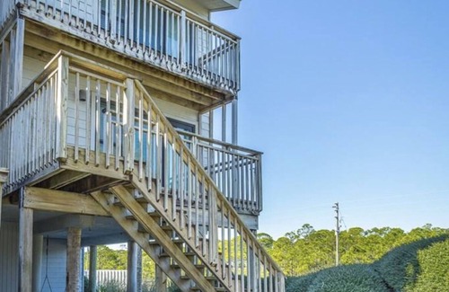East End House | 300 Ocean Mile B1, 3 bed 3 bath, Pet Friendly, community pool., SGI State Park.