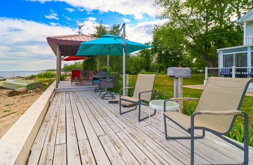 La Salle House | 300 m² House ∙ 4 bedrooms ∙ 12 guests