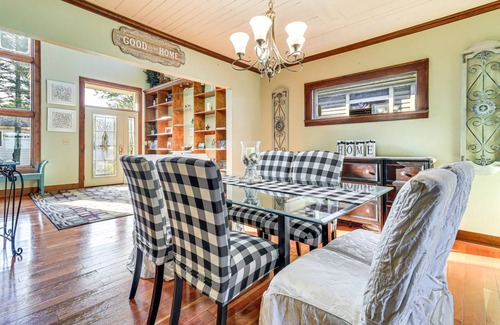 La Salle House | 300 m² House ∙ 4 bedrooms ∙ 12 guests