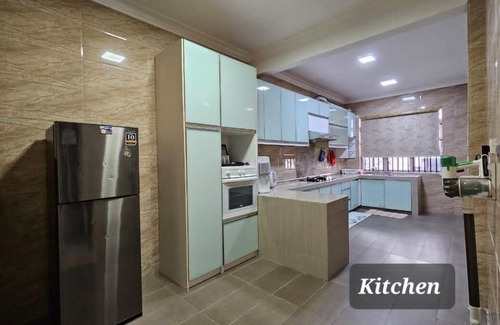 Bandar Tun Razak House | 3000 m² House ∙ 4 bedrooms ∙ 12 guests