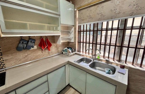 Bandar Tun Razak House | 3000 m² House ∙ 4 bedrooms ∙ 12 guests