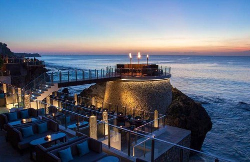 Jimbaran Bay Resort | 3000 m² Resort ∙ 3 bedrooms ∙ 127 guests