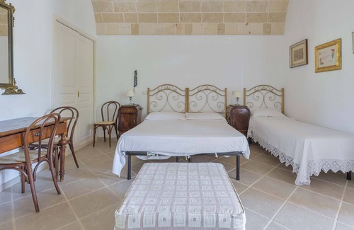 Ortelle Apartment | 3006 Dimora Donn`Anna - Mono 2 by BarbarHouse