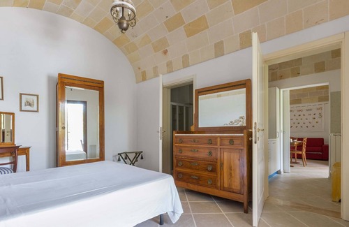 Ortelle Apartment | 3007 Dimora Donn`Anna - Bilo 3 by BarbarHouse