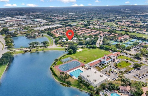 Mission Bay Apartment | 300B - West Boca 1 Bed/1Bath - No stairs - washer and dryer - enclosed patio