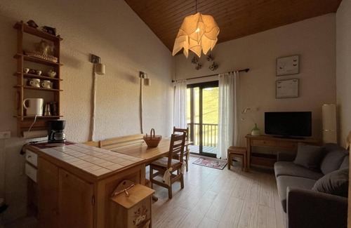 Le Super-Sauze Apartment | 300m from resort center, 6th floor, tv, 36m², Sauze - Super Sauze