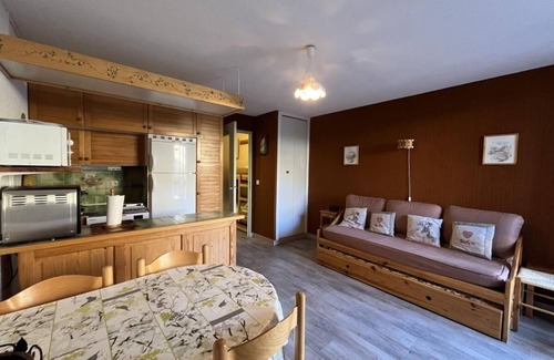 Le Super-Sauze Apartment | 300m from resort center, 2nd floor, terrace, tv, 28m², Sauze - Super Sauze