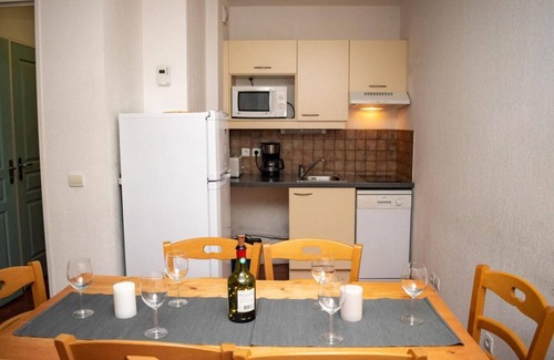 Saint-Etienne-en-Devoluy Apartment | 300m from shops, 1st floor, fitness, swimming pool, sauna, balcony, parking, tv, ski locker, 45m²