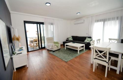 Turgutreis Apartment | 300m to Beach 2 Bedroom Upstairs Flat with Pool A2 - Yeni Dünya Bodrum