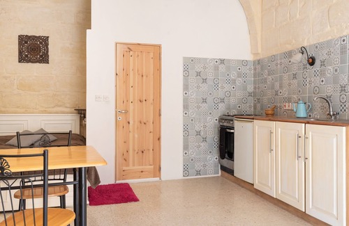 Xewkija Apartment | 300yr old farm converted into welcoming Tiny Home