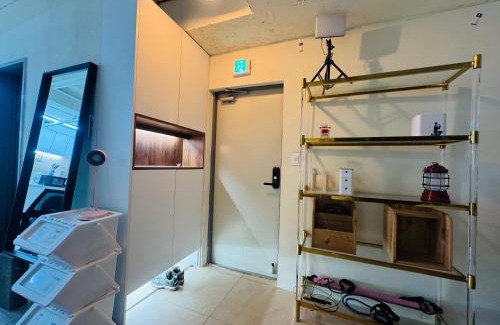 Seongsu Apartment | 301, Atelier Seongsu Riverside Loft Cherry Blossom Road Han River airport bus