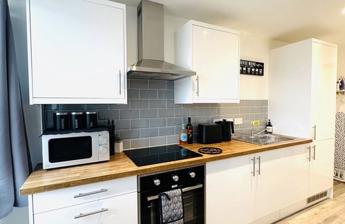 Wakefield Apartment | 301 Grosvenor House City Centre