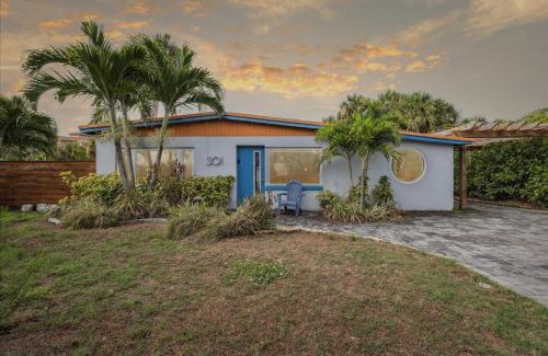 Winslow Reserve House | 301 N Azure Ln