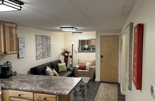 Fairbanks Apartment | 303 2bd lower · Vintage 2 bedroom close to downtown and river walk