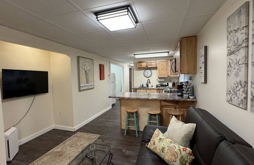 Fairbanks Apartment | 303 2bd lower · Vintage 2 bedroom close to downtown and river walk